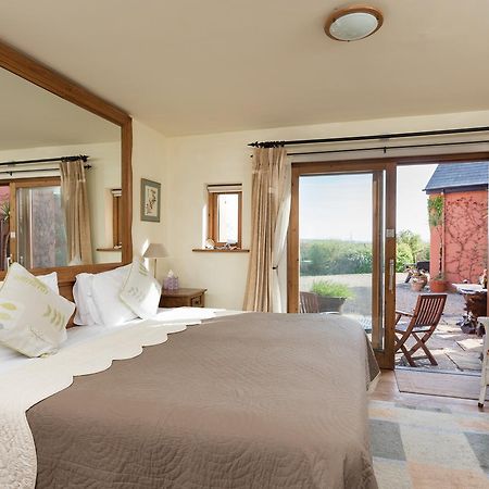 Dolphin Beach House Clifden Bagian luar foto