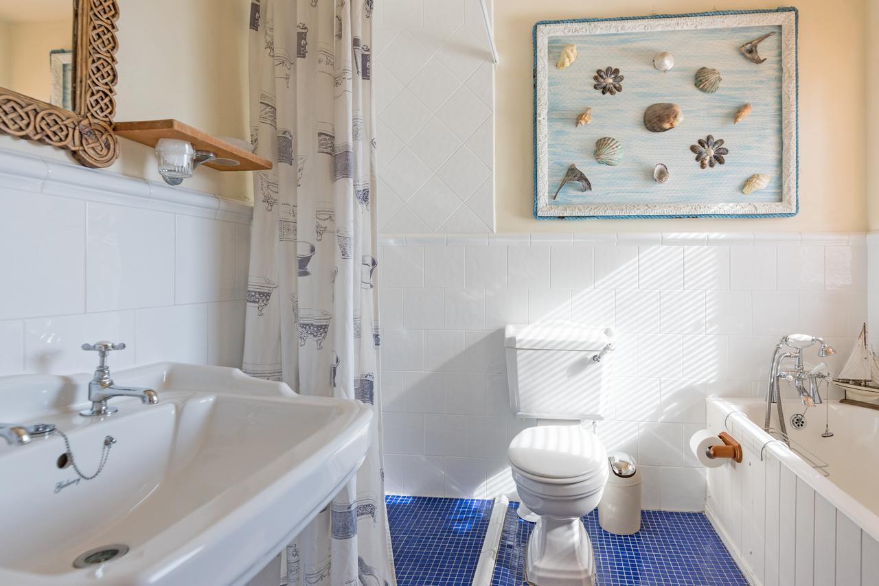 Dolphin Beach House Clifden Bagian luar foto