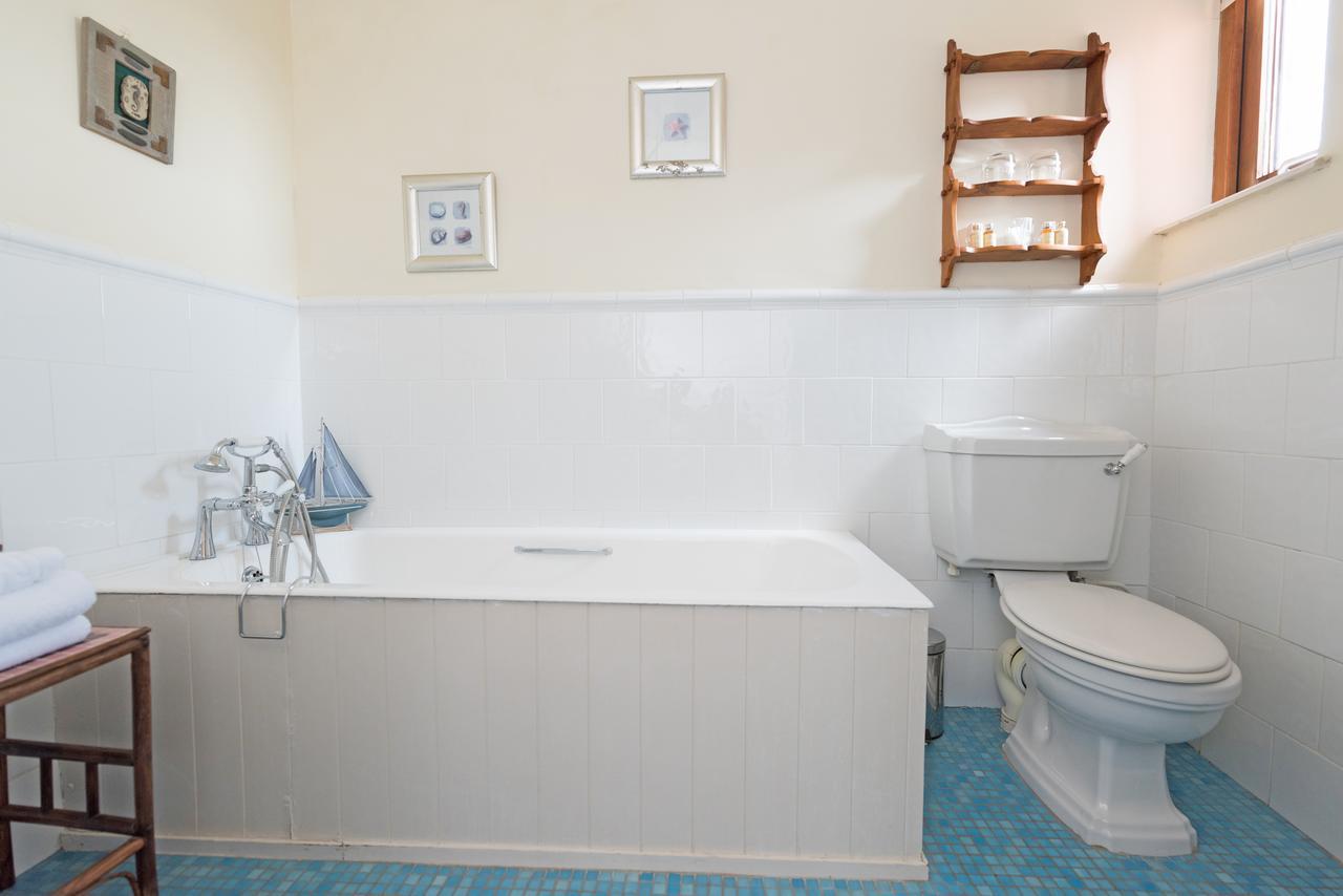 Dolphin Beach House Clifden Bagian luar foto