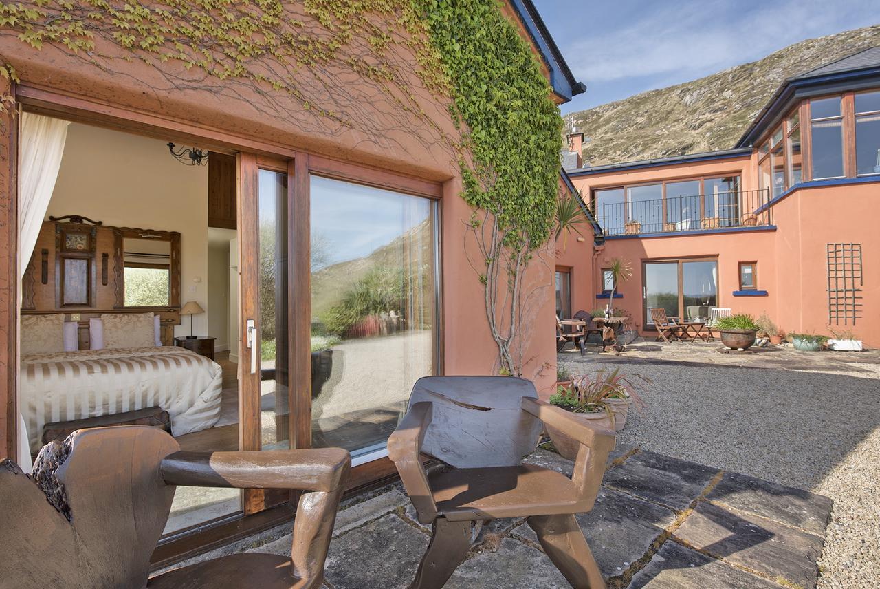 Dolphin Beach House Clifden Bagian luar foto