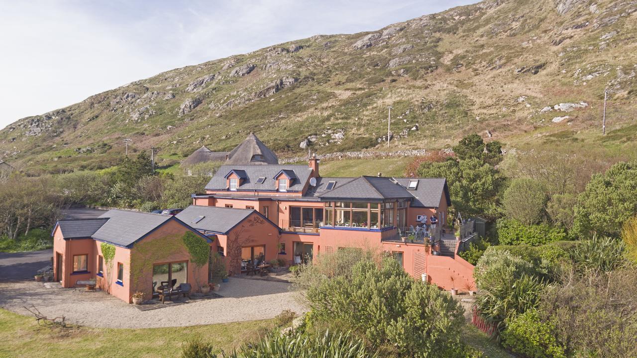 Dolphin Beach House Clifden Bagian luar foto