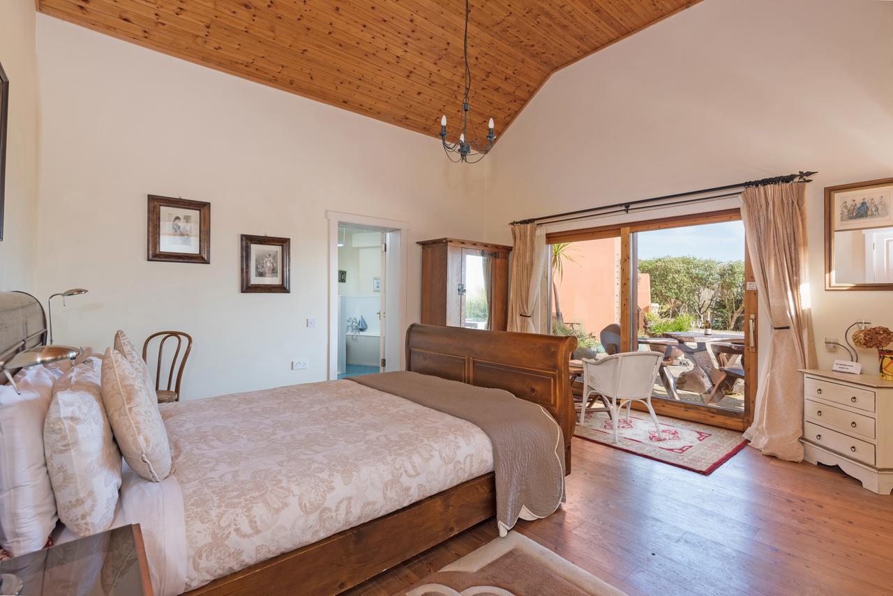 Dolphin Beach House Clifden Bagian luar foto