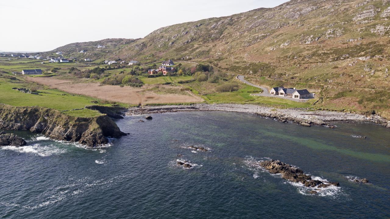 Dolphin Beach House Clifden Bagian luar foto