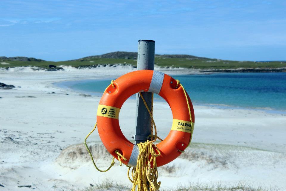 Dolphin Beach House Clifden Bagian luar foto